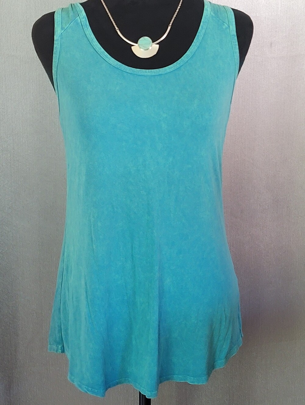 Women’s Sleeveless Tank Top - Teal Blue